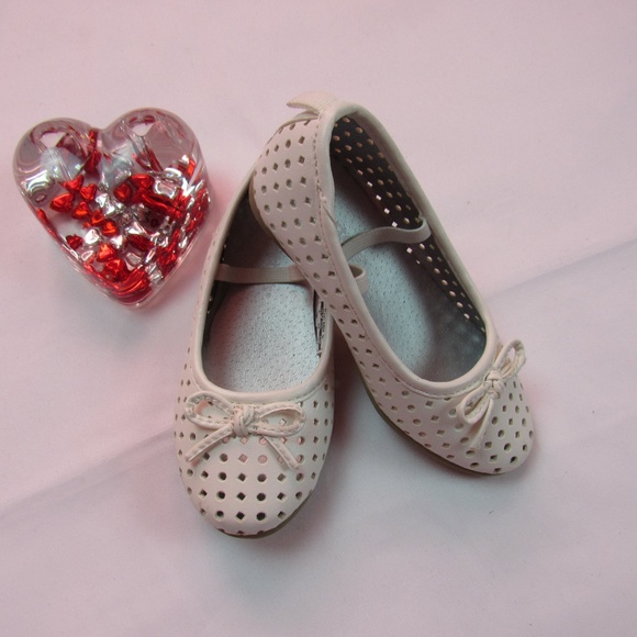 Carter's Shoes Carters Girls White Flat Dress Shoes Poshmark